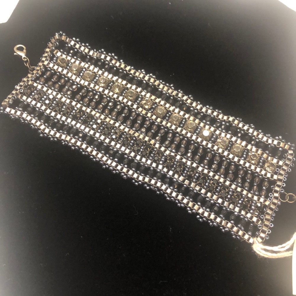 NWT Beaded bracelet